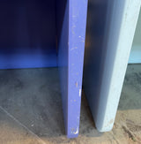 Nærbillede af lilla 3-i-1 stol med brugsspor og ridser
