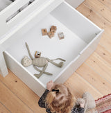 Nanna børneseng med høje skuffer - gratis 3-i-1 stol i hele januar